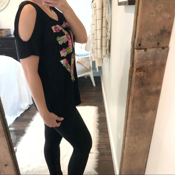 Hanging with my friends xl Tee - Picture 3 of 6